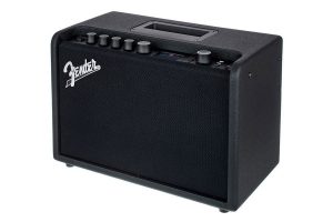FENDER MUSTANG GT 40